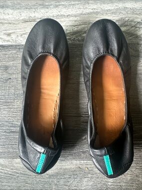 Black Tieks  size 9
